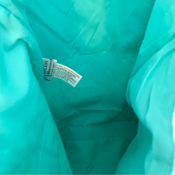 NWT. Disney Aloha Sunny Day Duffy & Friends bag, sea foam green accents … - Picture 11 of 11